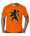 Grote maten drinkende leeuw t-shirt oranje voor heren Koningsdag shirts